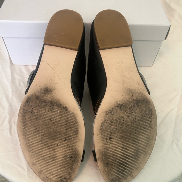 Calvin Klein toe ring sandal in muted snakeskin - Picture 5 of 5